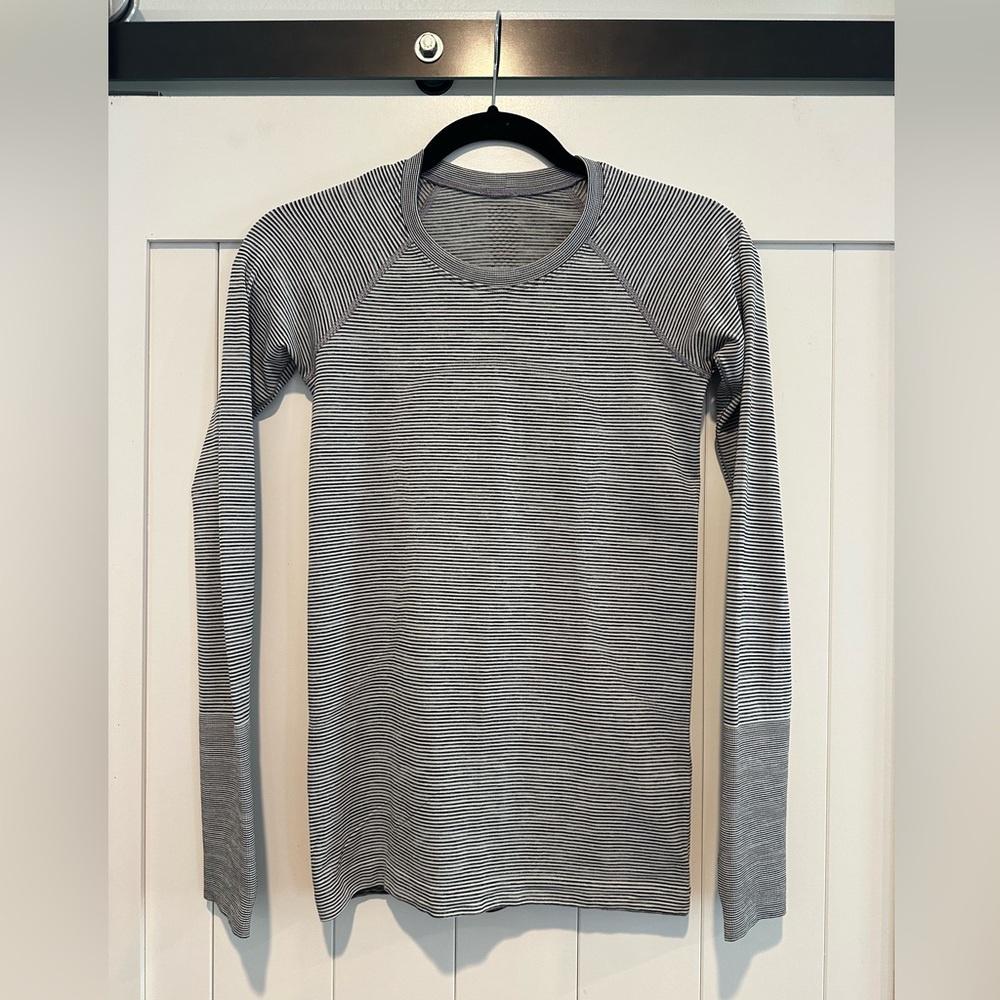 Lululemon Athletica Swiftly Tech Long Sleeve Shirt, Size 4, B&W